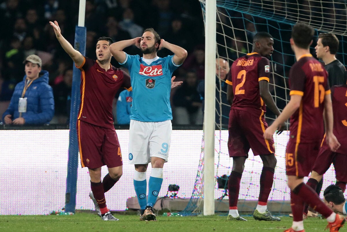 Napoli-Roma 0-0 Sarri e Garcia si temono, Mancini se la ride