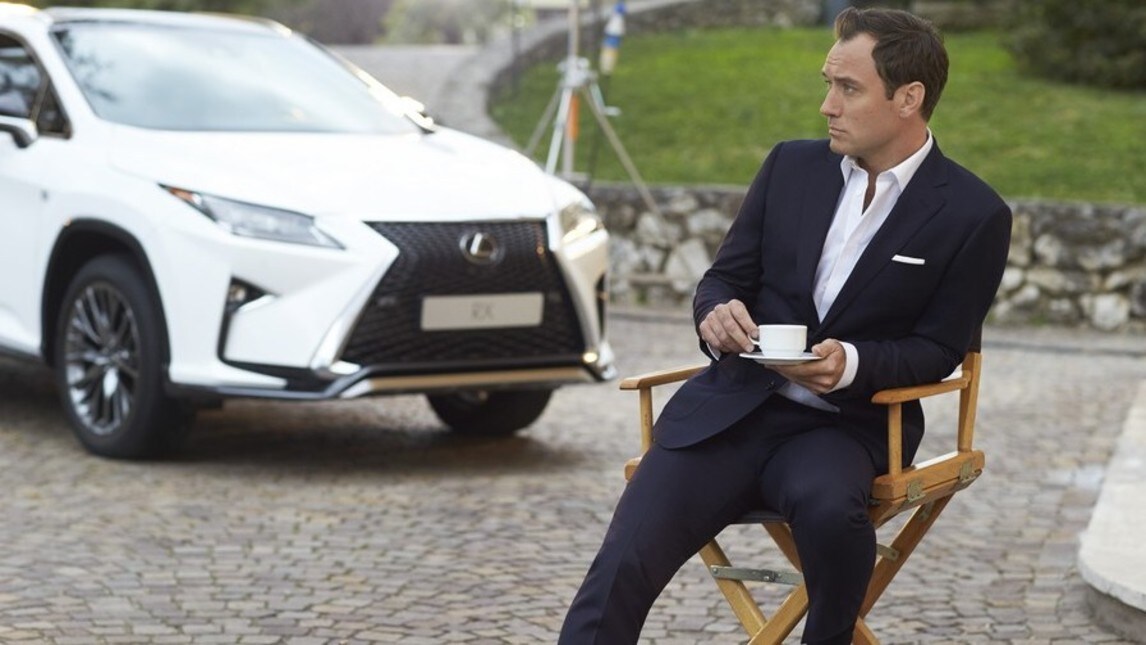 Lexus RX, sul set con Jude Law