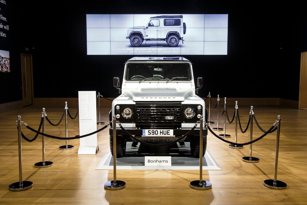 Land Rover Defender venduta a 550 mila euro, è record