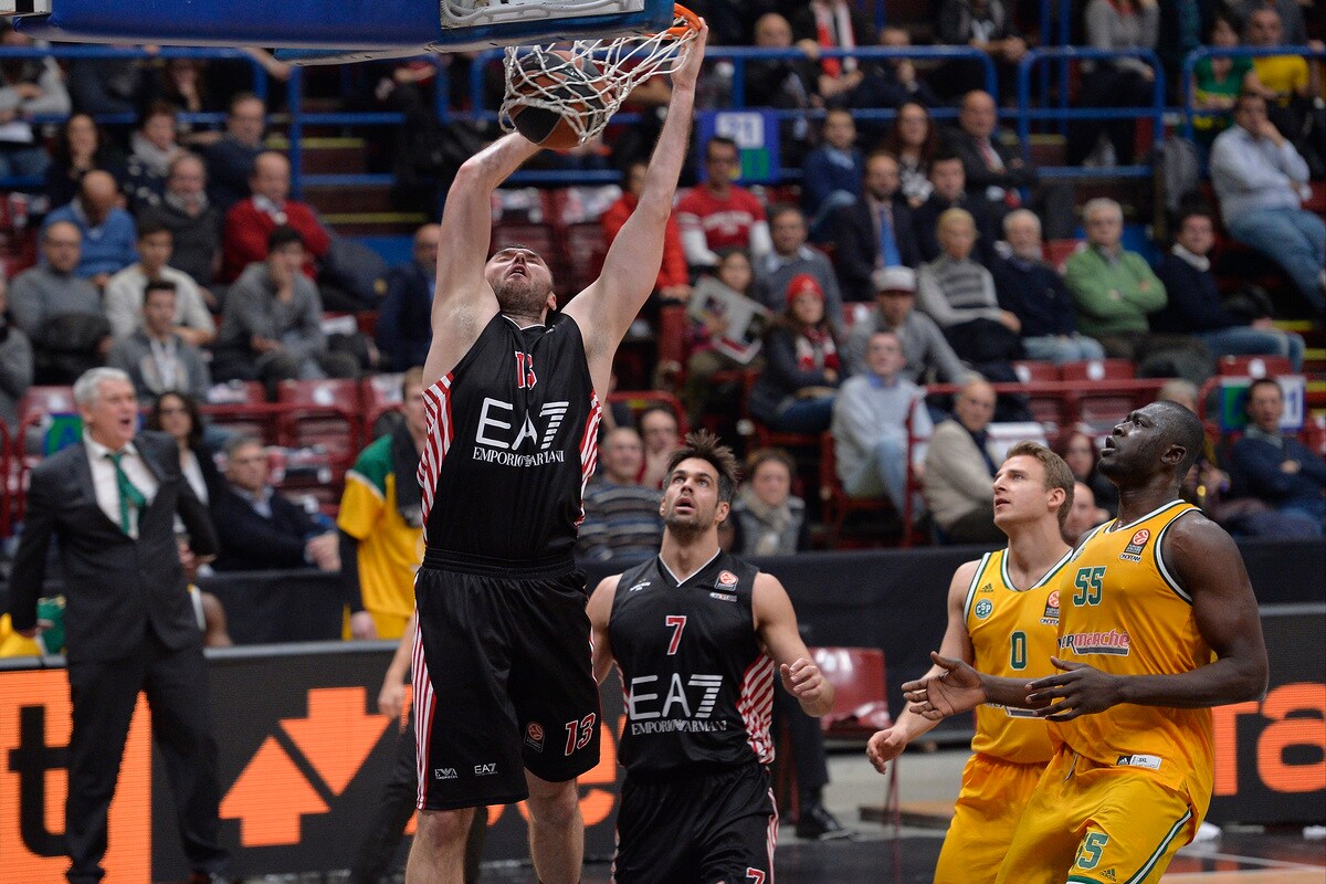 Basket, Serie A: Milano facile contro Brindisi