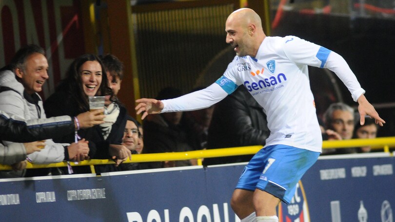 Serie A, Empoli: Maccarone segna ed esulta bevendo una birra