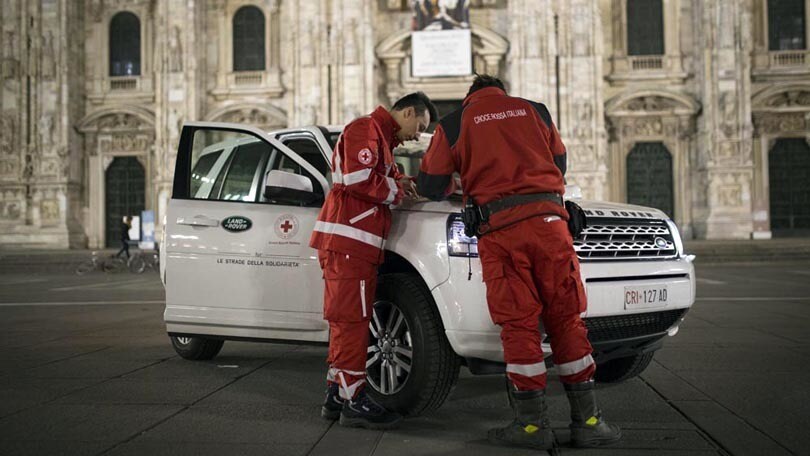 Land Rover e Croce Rossa Italiana sostengono i bisognosi