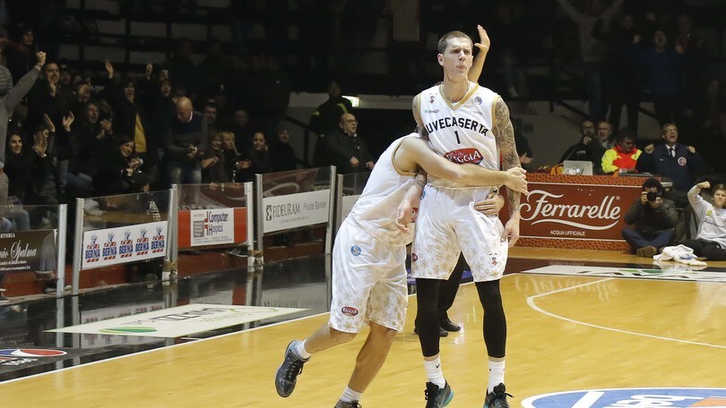 Downs stende Brindisi, Formenti salva Sassari