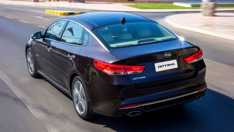 Kia Optima PHEV, nel 2016 arriva l'ibrida