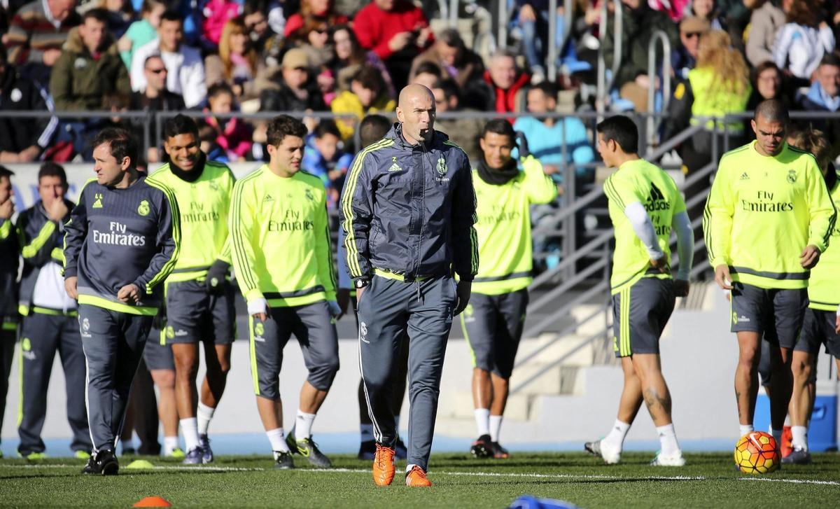 Real Madrid, primo allenamento con Zidane: c'erano 6.000 tifosi