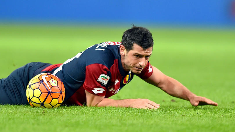 Serie A Genoa-Sampdoria, malore per Dzemaili: è in ospedale