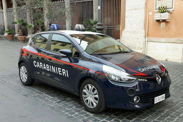 Renault Clio si trasforma in “gazzella” per i Carabinieri