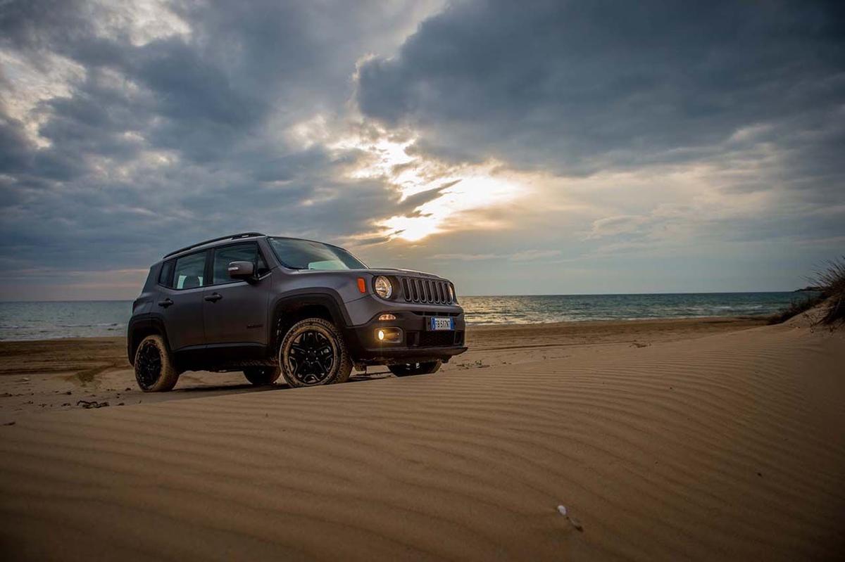Jeep Renegade serie speciale Night Eagle