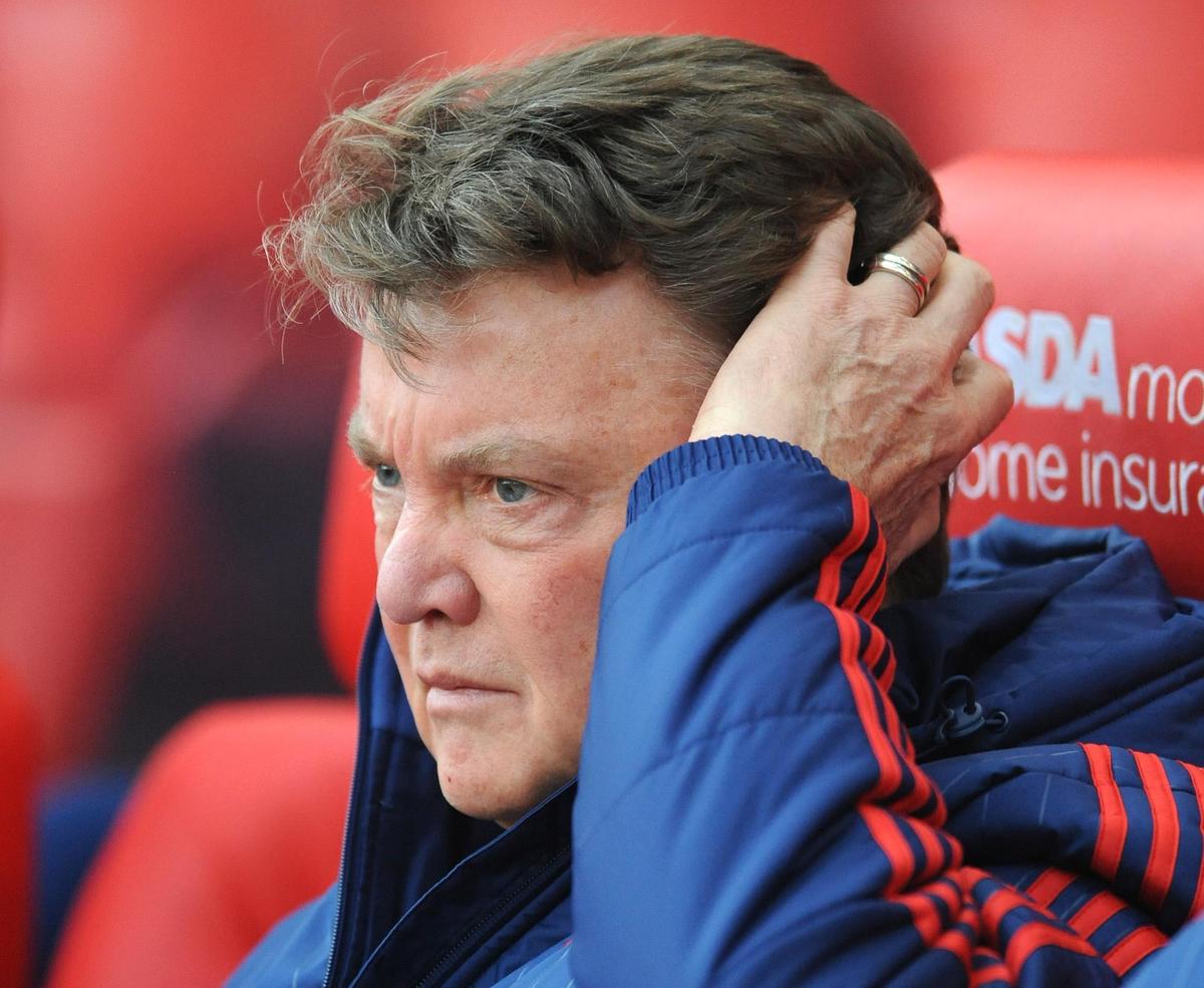 Premier League, Van Gaal insulta giornalista: «Ciccione!»