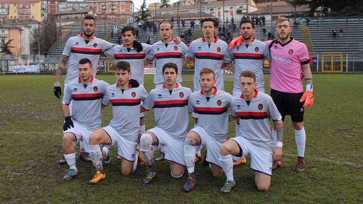 Calcio, aggressione al Potenza: domenica derby a porte chiuse