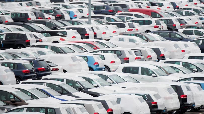 Mercato auto, a novembre si vola, +23,5%