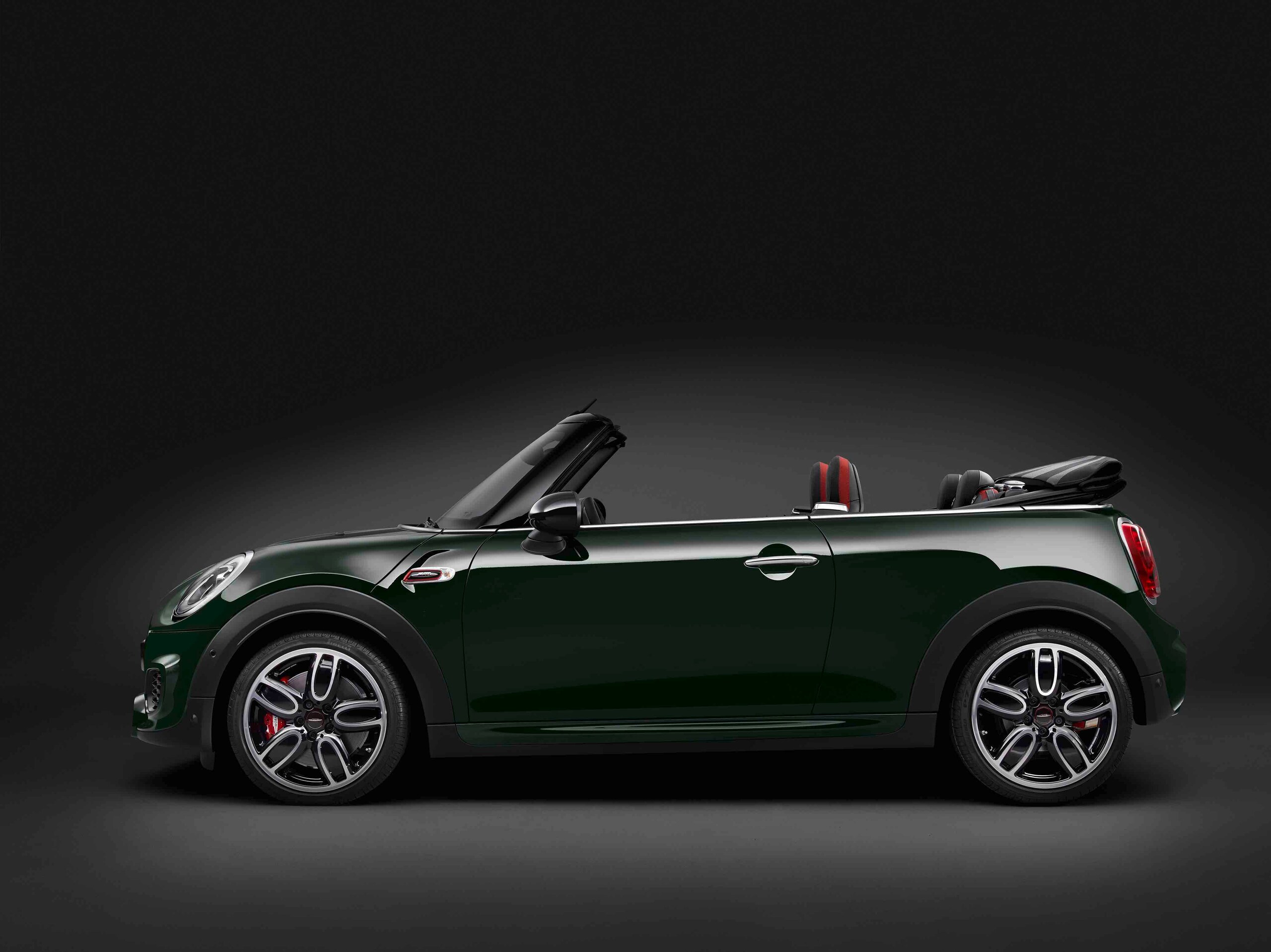 Mini JCW Convertible: capelli al vento, cavalli nel motore