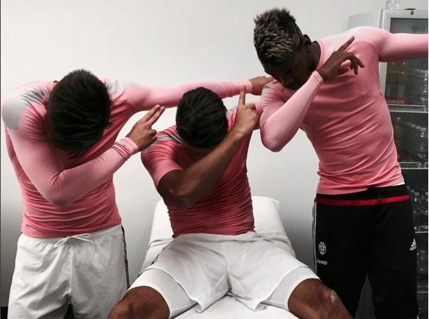 Juventus, Dybala esulta: ecco il #Dabteam nello spogliatoio