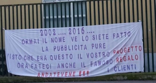 Fiorentina, striscione contro i Della Valle: «Andatevene!»