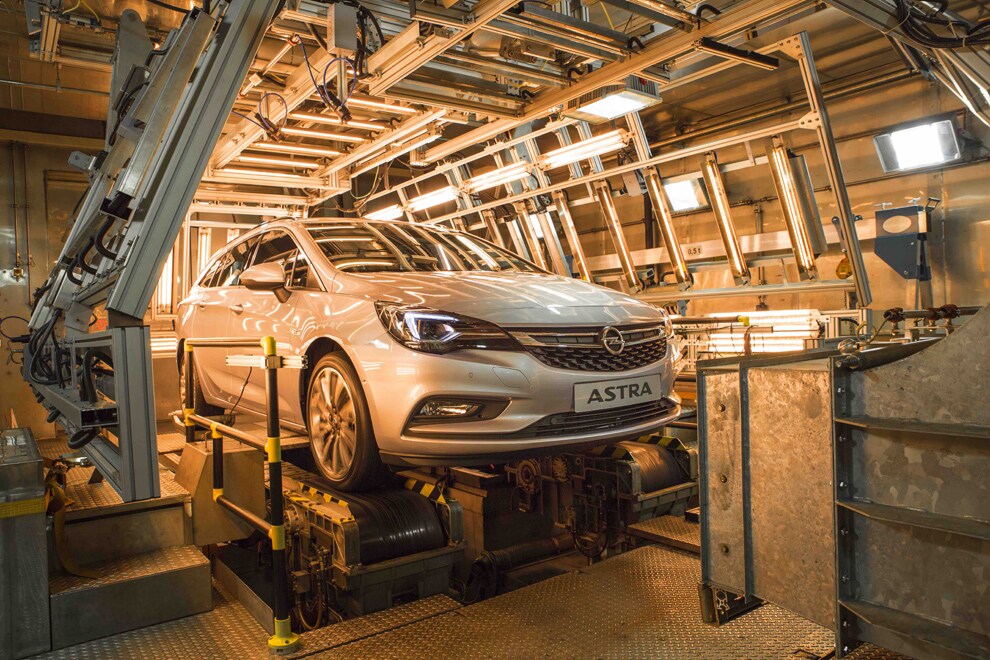 Opel Astra Sports Tourer: né caldo né freddo