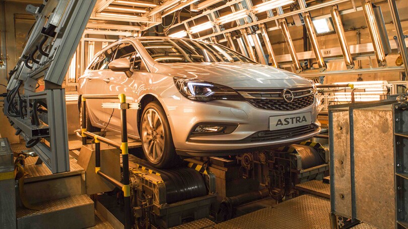 Opel Astra Sports Tourer: né caldo né freddo