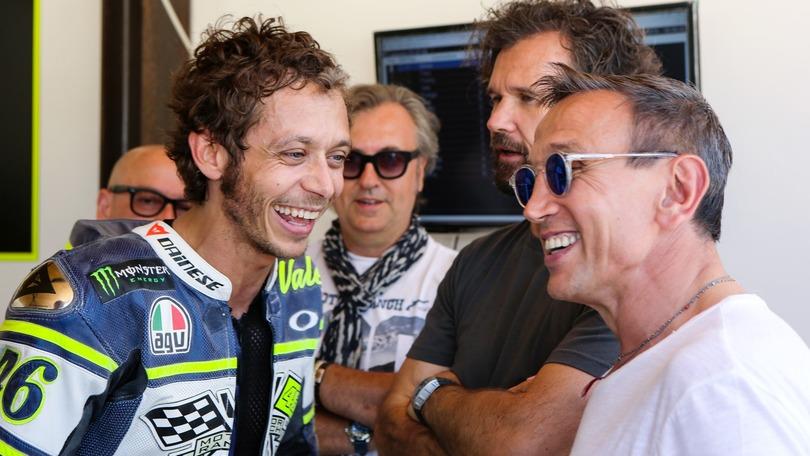 MotoGp, Valentino Rossi in pista con Masterchef su Sky