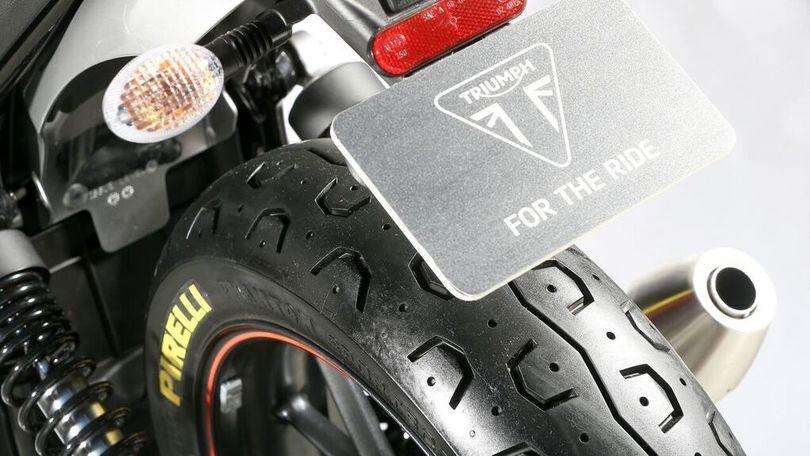 Triumph e Pirelli: la Street Twin degli… Anni Settanta