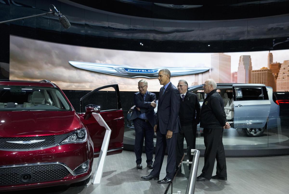 Salone di Detroit: Obama sale sulla Pacifica e sulla Bolt