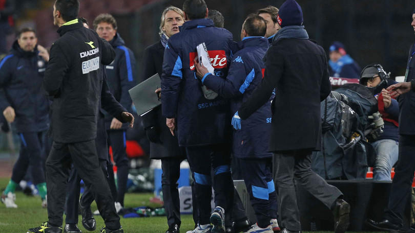 Papà Mancini: «Sarri? In Inghlterra gli darebbero due anni di squalifica»
