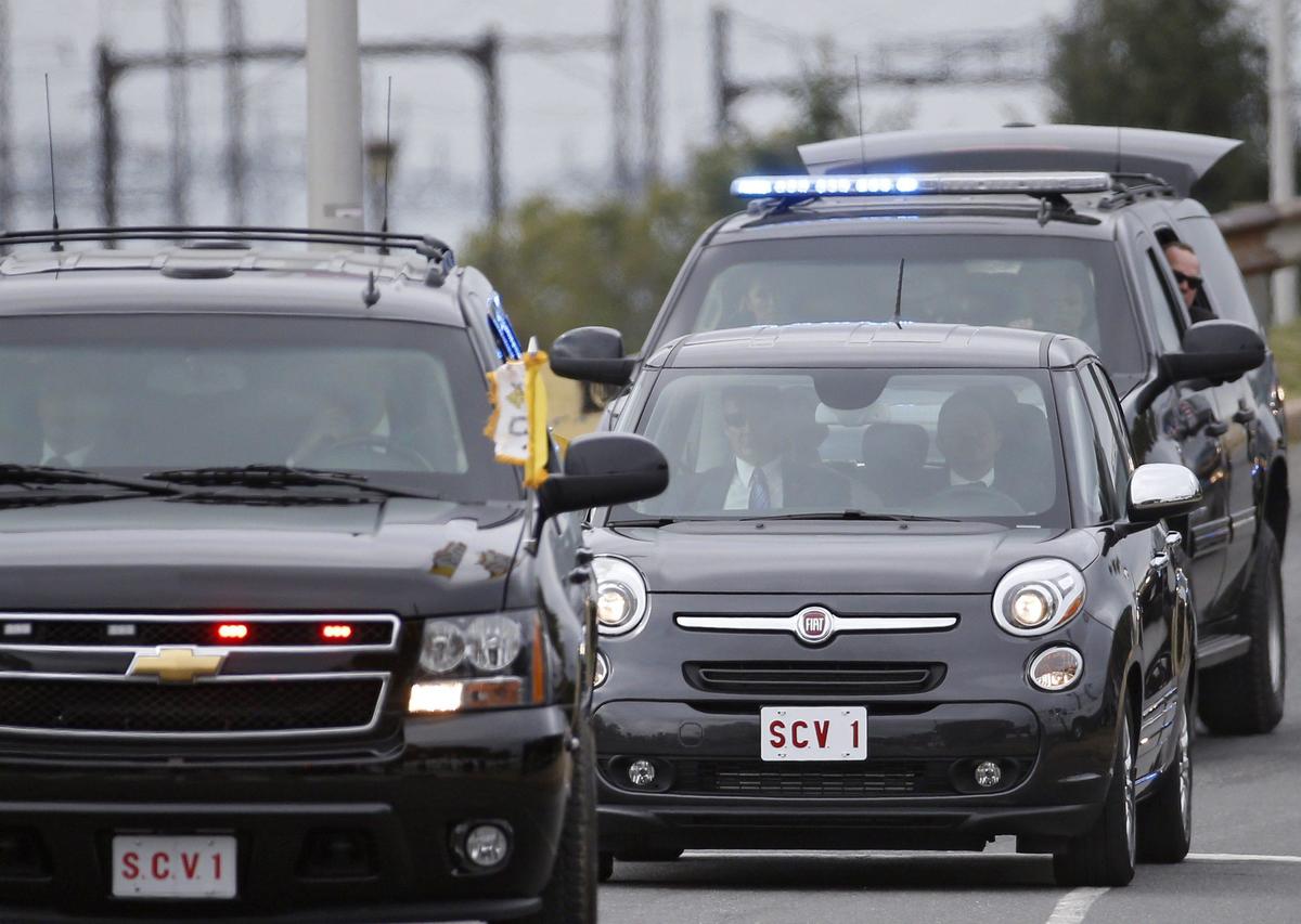 La Fiat 500L di Papa Francesco all’asta negli USA, a Filadelfia