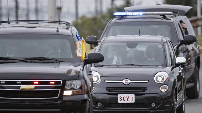 La Fiat 500L di Papa Francesco all’asta negli USA, a Filadelfia
