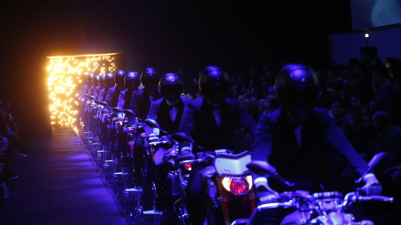 Yamaha in passerella alle sfilate da Dirk Bikkembergs
