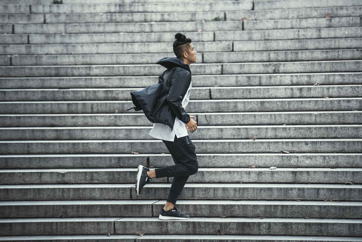 L’iconica sneaker 698 di Puma si arricchisce della tecnologia Ignite