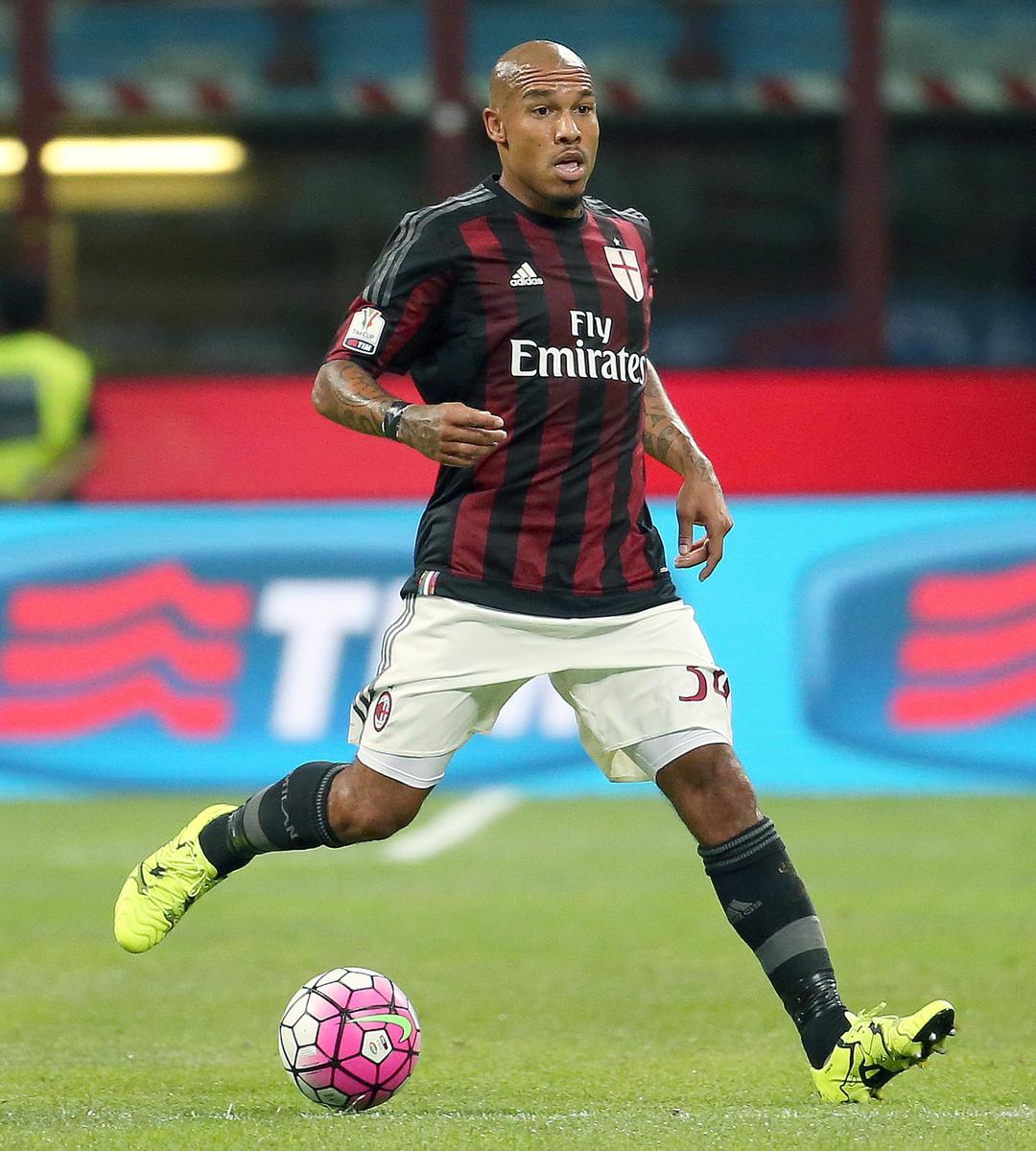 Calciomercato, Nigel De Jong rescinde con il Milan