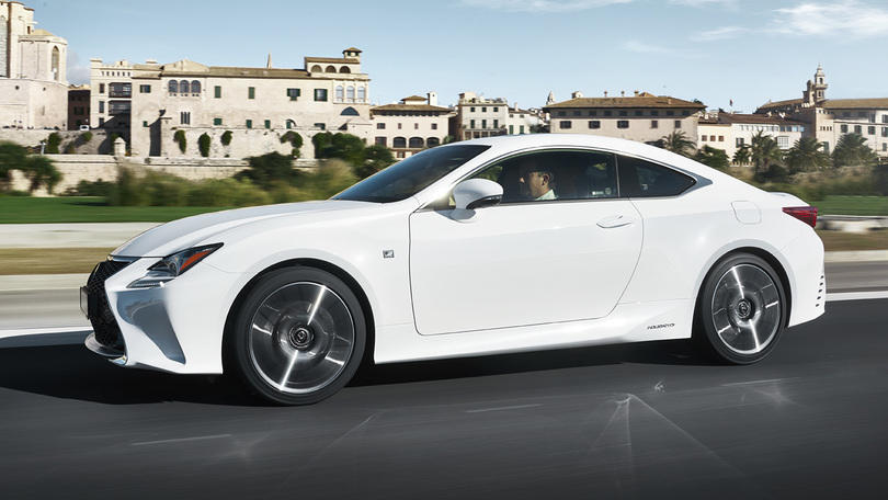 Lexus RC Hybrid: coupé silenzioso ma sportivo