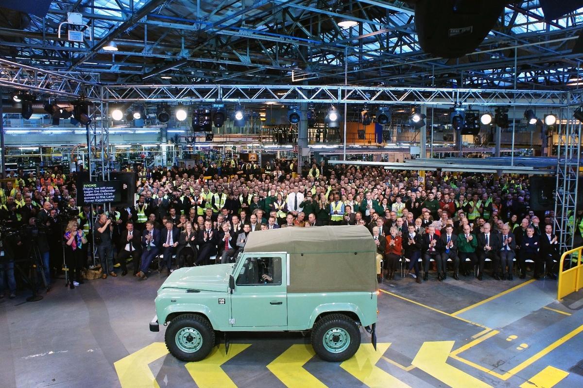 Land Rover: “partito” l’ultimo Defender
