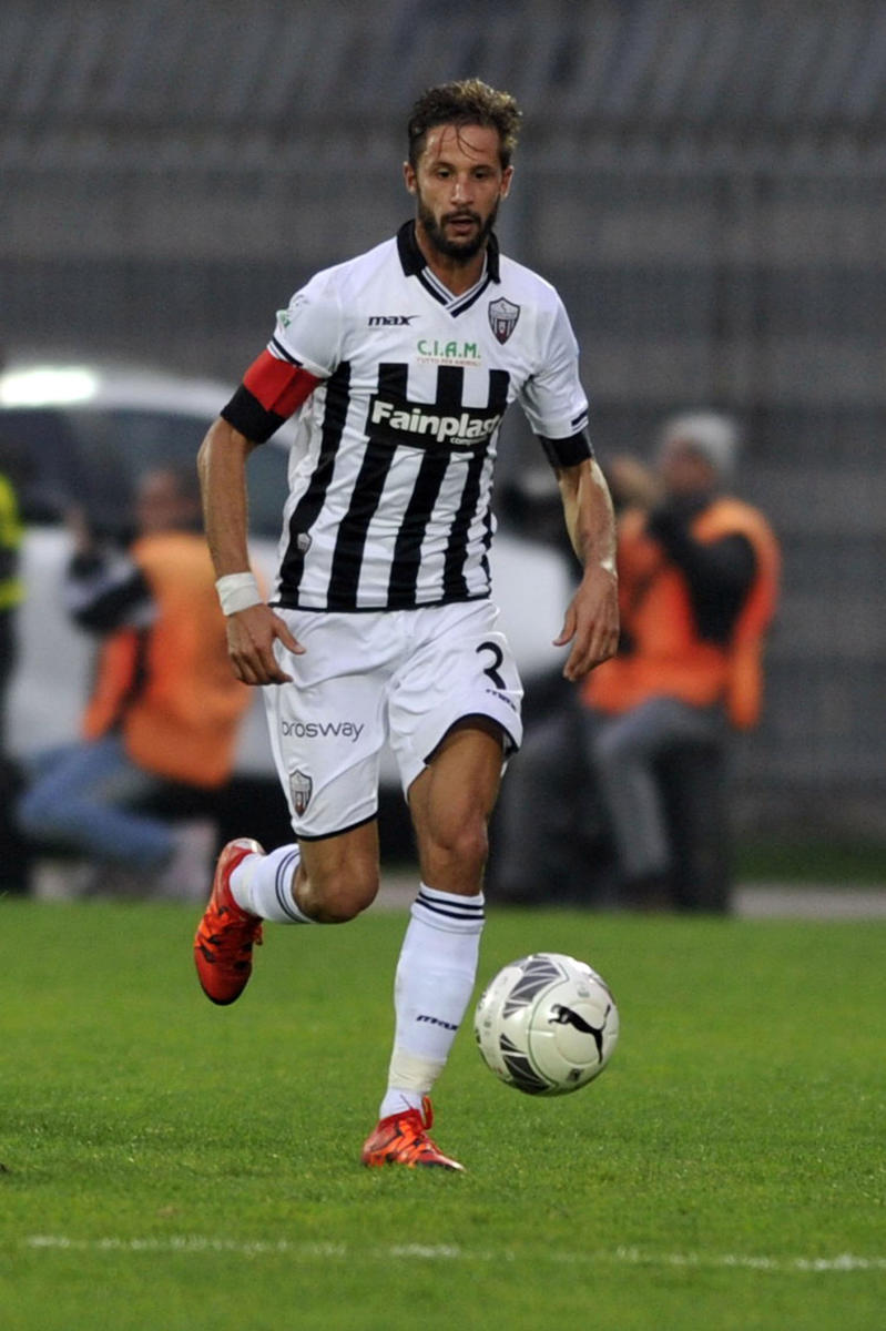 Calciomercato, Antonini firma con il Livorno