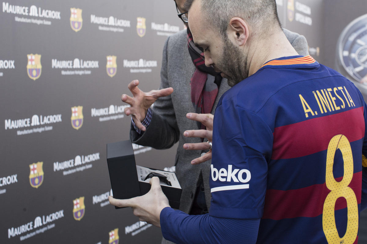 Il FC Barcelona riceve il Maurice Lacroix Masterpiece Squelette