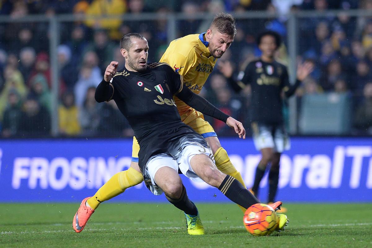 Juventus, Chiellini out col Napoli? Allegri non cambia la difesa a 3