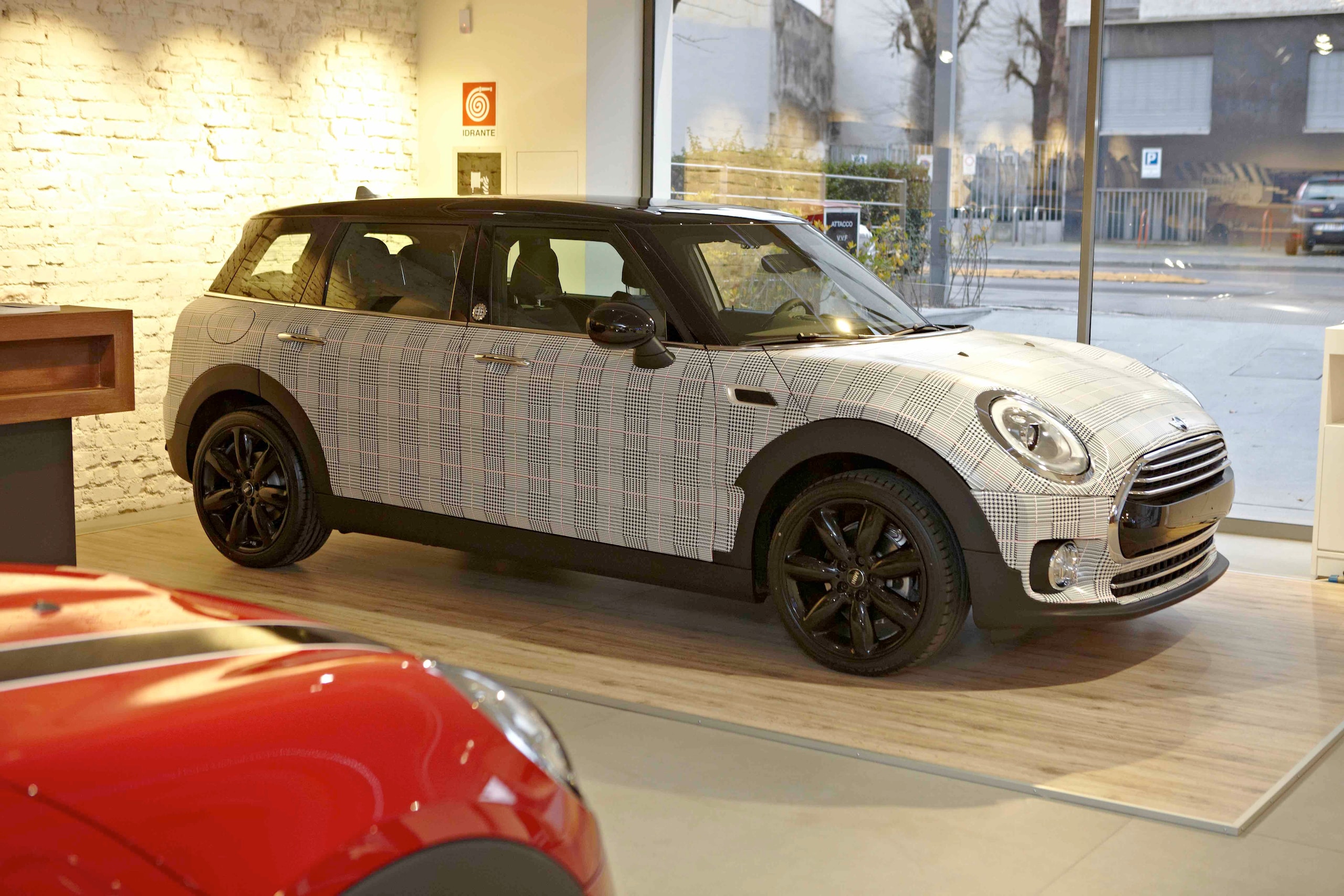 Mini e Garage Italia: Lapo presenta la Clubman “fashion”