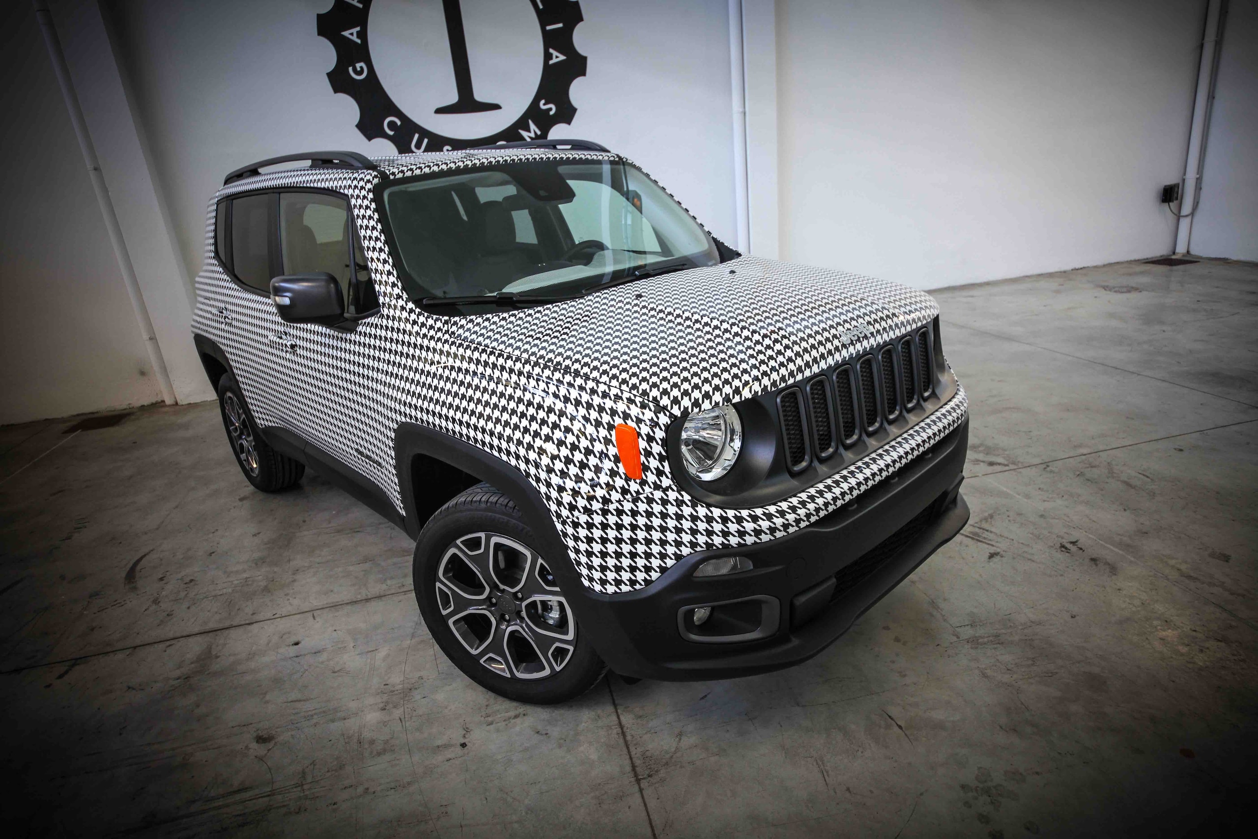 Jeep: la Renegade “pied-de-poule” di Lapo