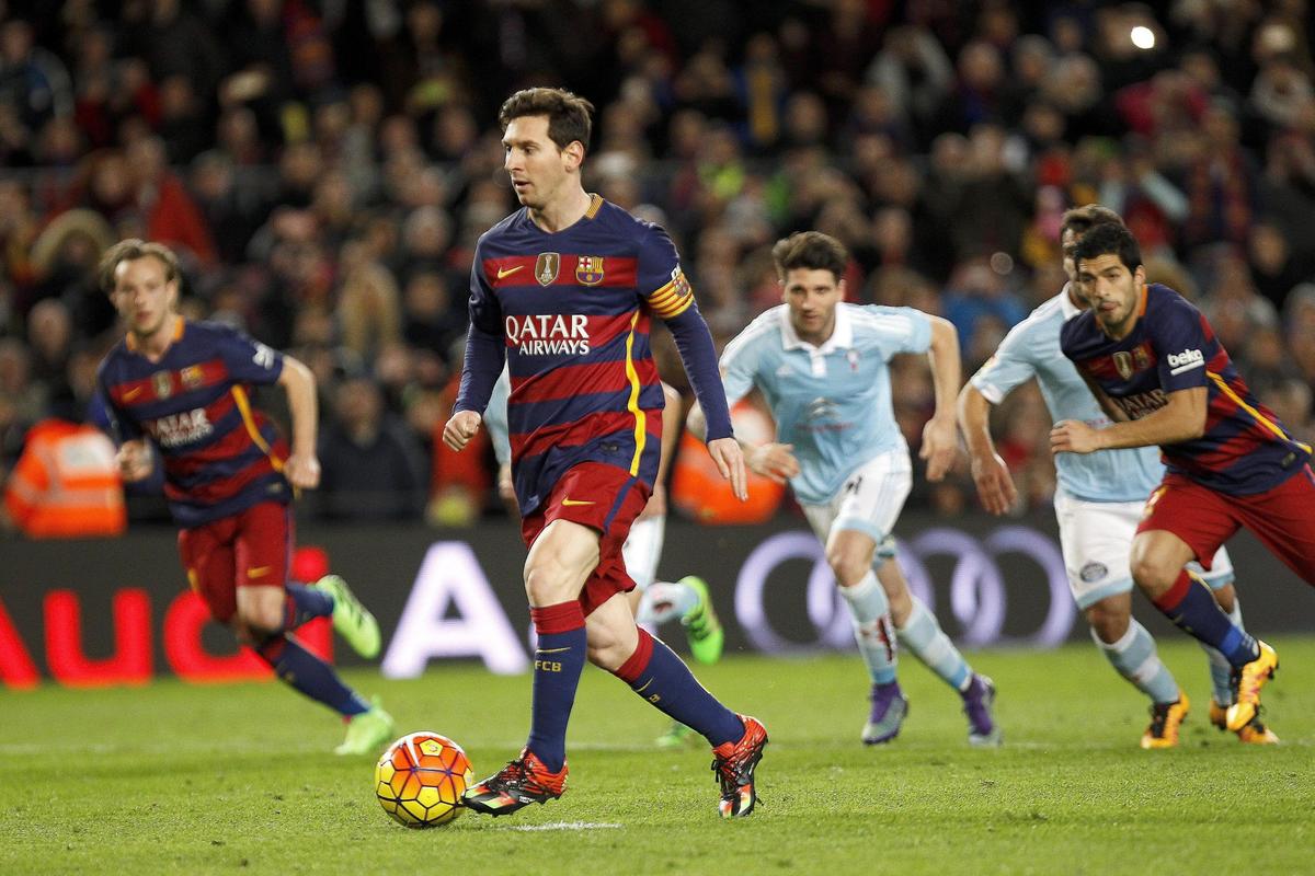 Barcellona, da Messi rigore "di seconda" per Suarez