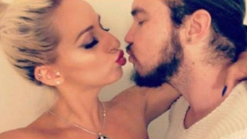 Darcy muore a 22 anni: l'Inno all'amore del fidanzato sui social