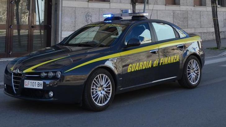 Calciatori compravano gioielli in nero: indagine della Guardia di Finanza