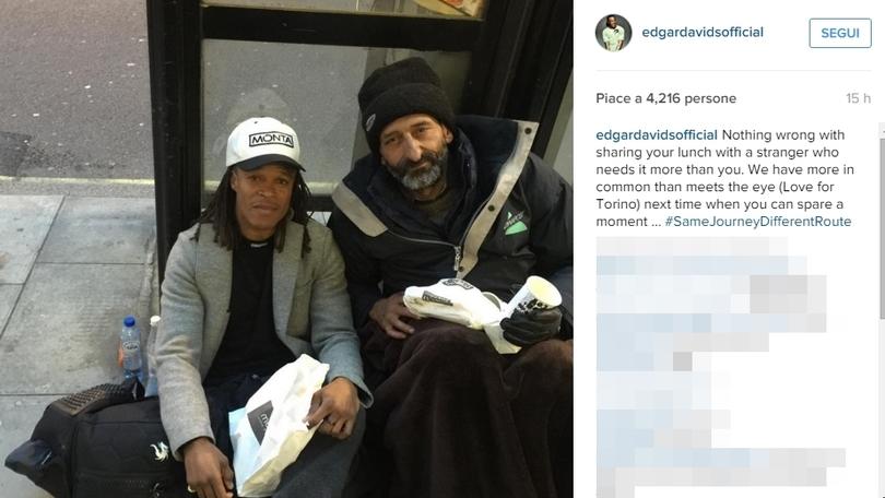 Davids cuore d'oro: condivide il pranzo con un clochard di Torino