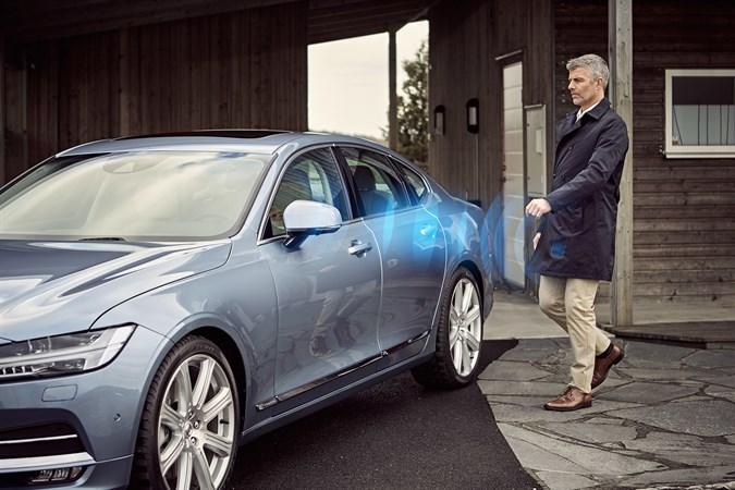 Volvo, dal 2017 basta chiavi, c'è l'app