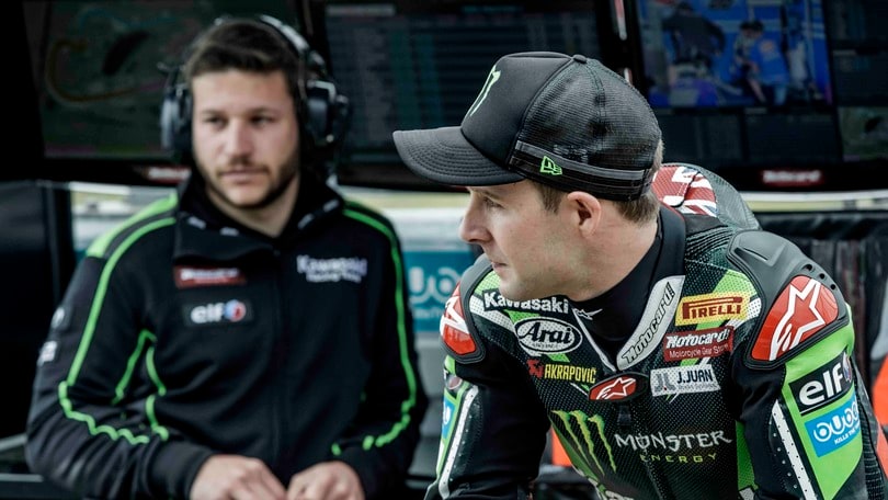 Superbike, Australia, libere 1: gli scatti ai box