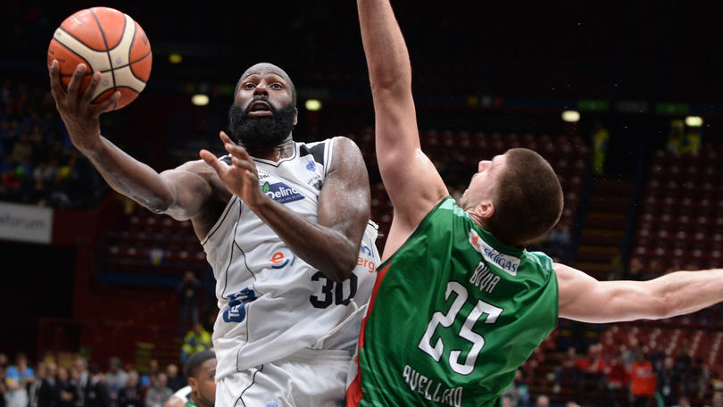 Basket Eurocup, Trento a -2 dai quarti