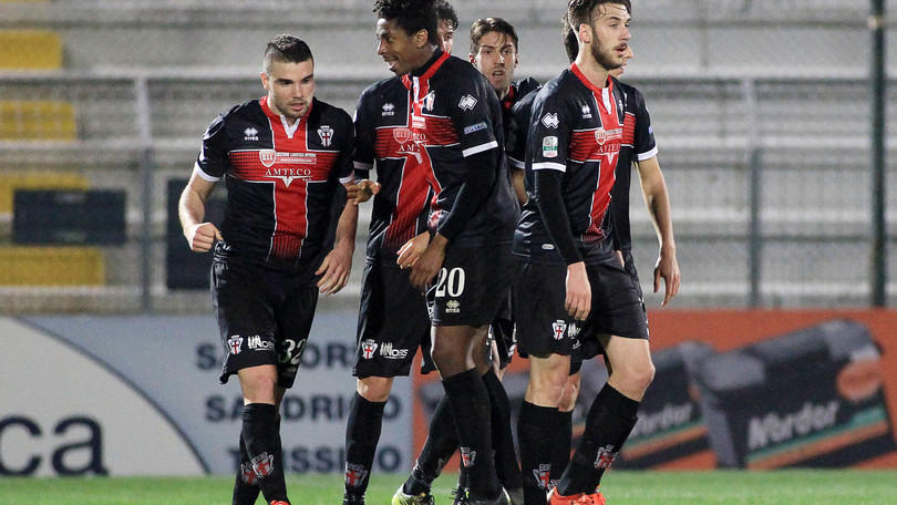 Serie B Crotone, niente sorpasso. Pareggiano Entella e Pro