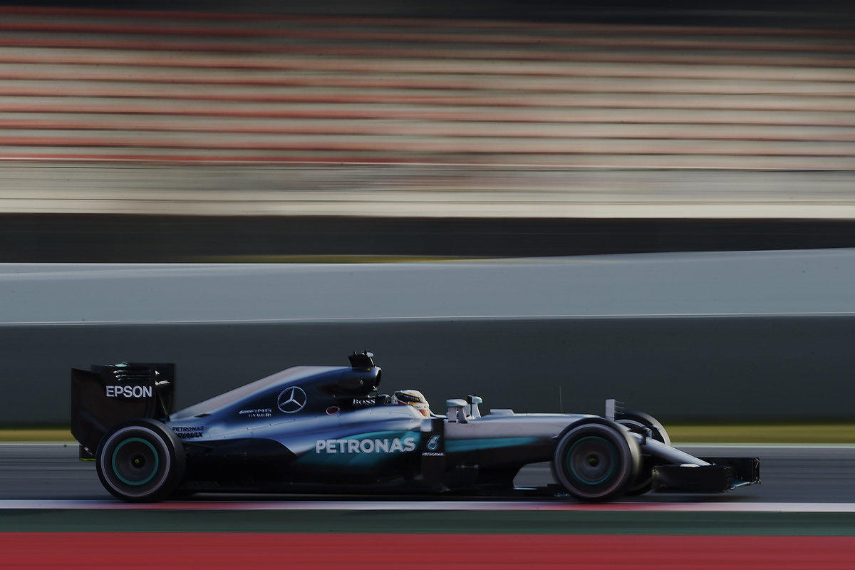 F1: a Barcellona vola Hamilton, Vettel è terzo