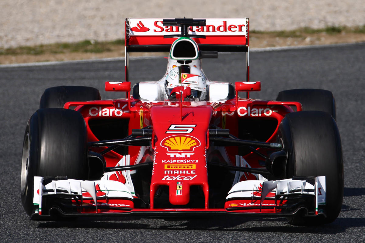 F1 Barcellona: Vettel primo, si ferma la Mercedes di Hamilton