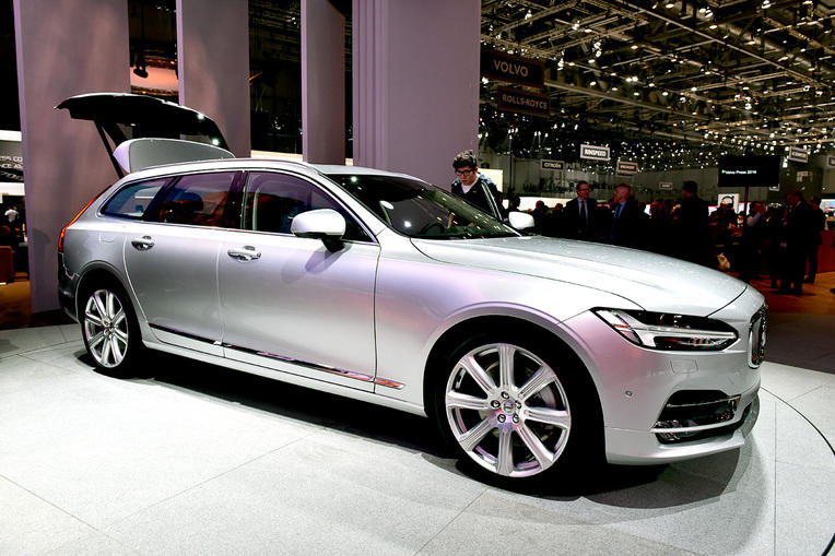 Volvo, debutta la V90, ora tocca alle compatte