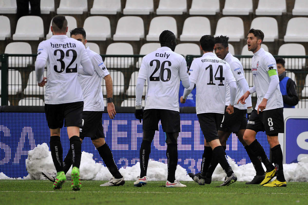 Serie B, Pro Vercelli da sogno: 5-2 contro il Pescara