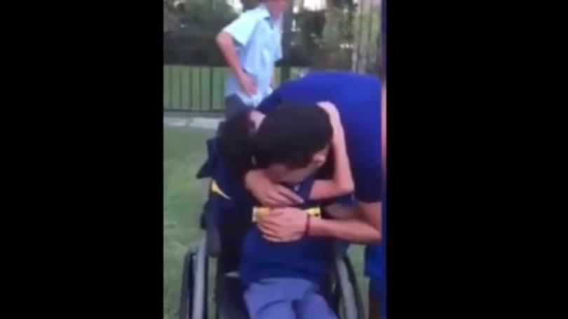 Tevez, che bel gesto: sorpresa a due bimbi del Boca