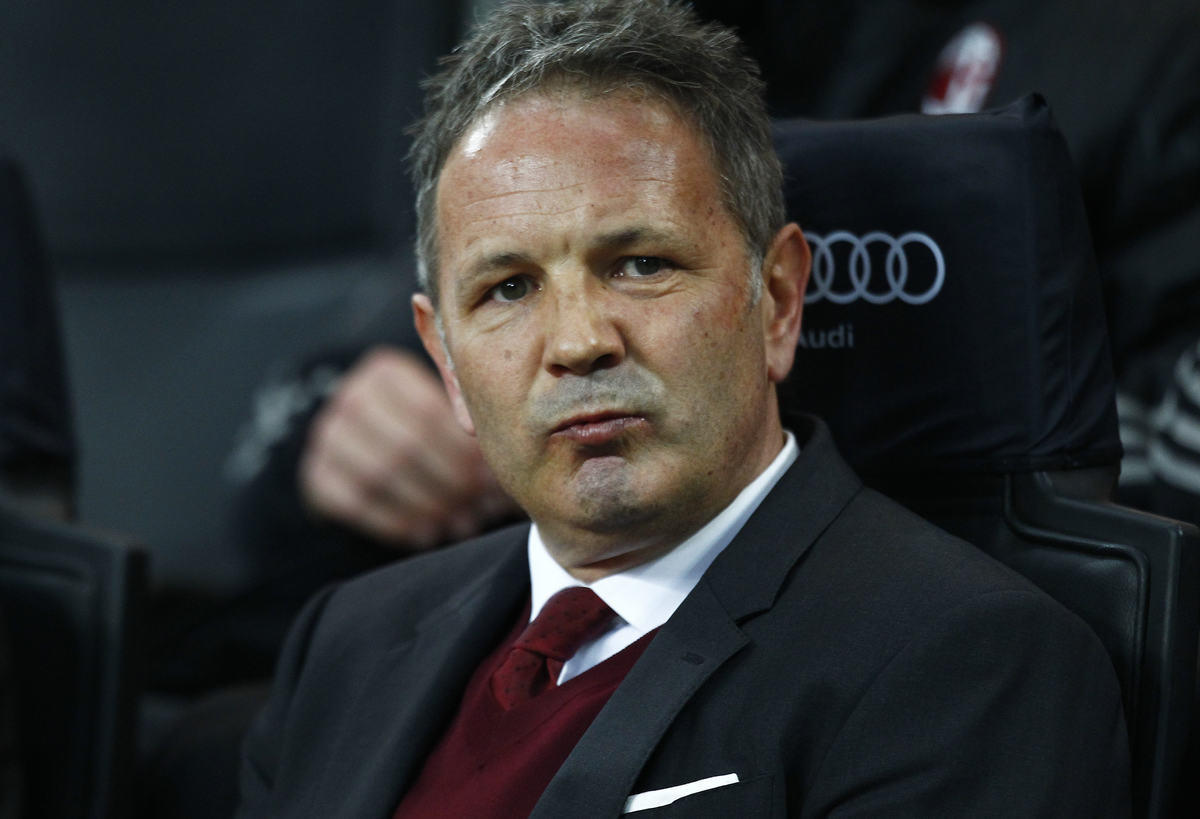 Milan, Mihajlovic a un tifoso: «Se resto? Non lo so»